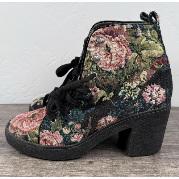 Steve Madden ABBY Floral Tapestry Chunky Heel Boots 7.5 Y2K Grunge Cottagecore